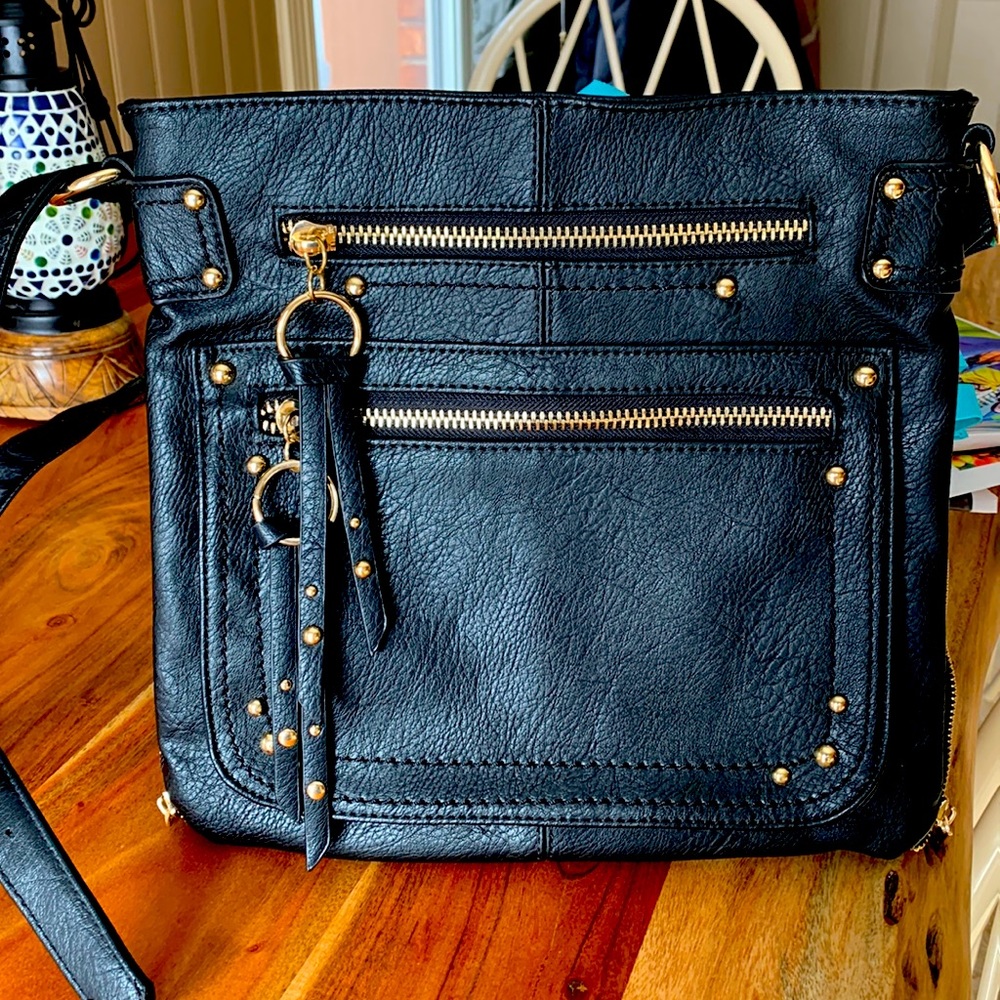 Aldo Crossbody bag in black with gold